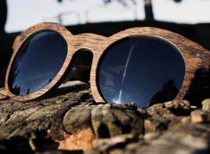 Loch-500-Year-Reclaimed-Wood-Sunglasses-05_1520x.jpg  