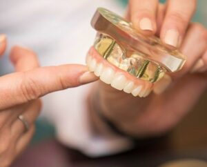 fullarch-dental-implants.jpg  